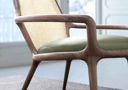 Living room armchair model Patti detail of armrest – BertO