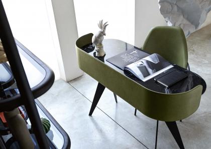 Designer desk  Jim with top in Carrara marble and upright back panel upholstered in leather - BertO