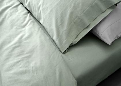 Cotton pillow cases in the Yoko set of bedding - BertO