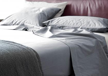 Yoko sheets in gray cotton 100% Stone Washed dresses the Soho bed in leather - BertO