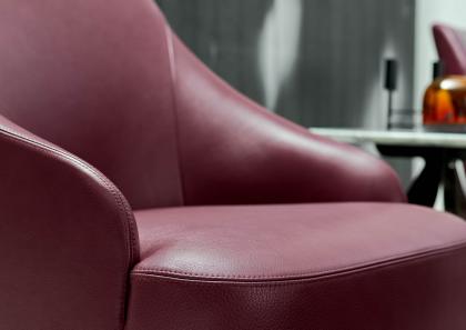 Armrests red leather Emilia armchair - BertO