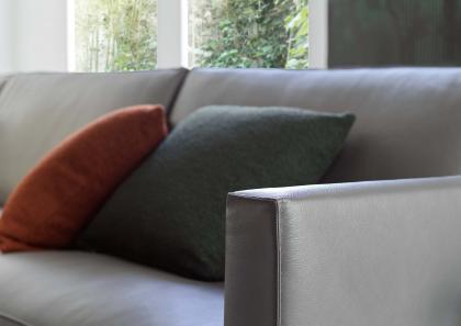 Armrest on Time Break modular sectional sofa with trapezoidal terminal element - BertO	