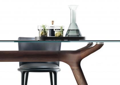 Stiv table with contoured base BertO	