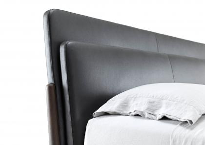 Bowery bed with padded headboard with leather cushion - BertO