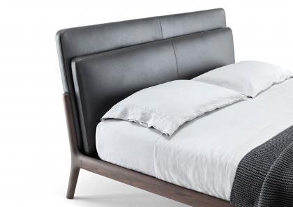 Bowery bed with padded headboard and leather cushion - BertO