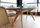 Stiv table in solid oak, detail of the base finish - BertO