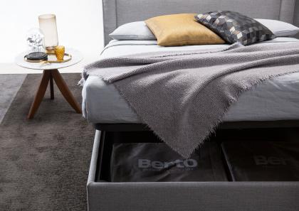 Cassandra bed