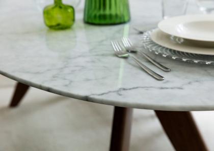 Detail of the Carrara marble top - cm L.200 x D.110 H.75 - Ring Table