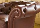 Details on the construction of the armrest of the Chester Oxford sofa - Outlet