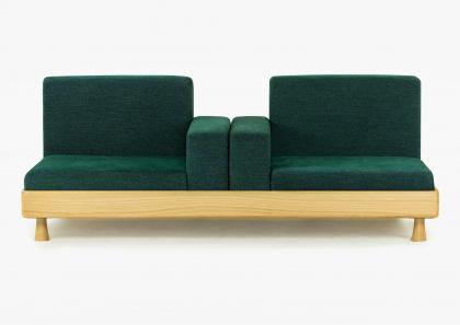 Armrests: perimeter support made of poplar wood covered with polyurethane foam in different densities - BertO