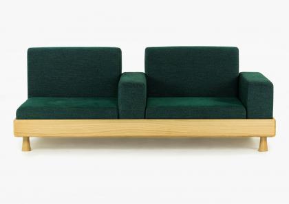 Armrests: perimeter support made of poplar wood covered with polyurethane foam in different densities