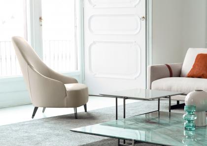 The combination of the Dee Dee corner sofa and the Vanessa armchair in leather complete your exclusive furnishing scheme
