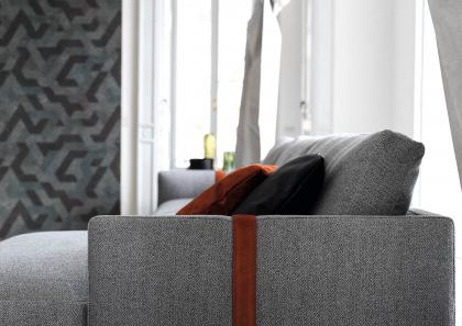 Detail of the Nubuck leather straps on the Dee Dee sofa in fabric: an exclusive characteristic of the collection - BertO